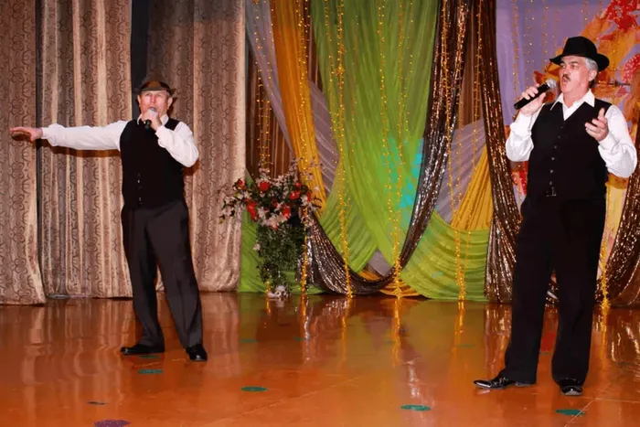 668076_aedab1347ab7402aa6f28b4222d80d54_mv2_d_2560_1707_s_2