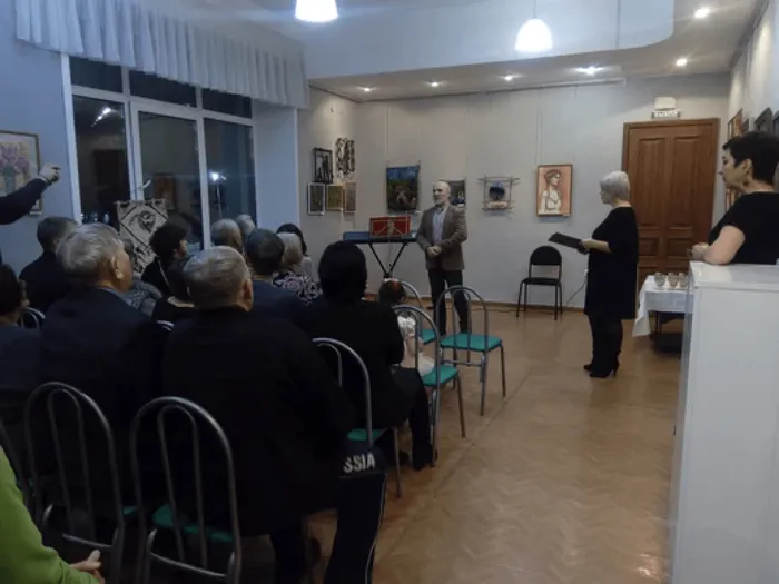 668076_04f7e7a915eb4290aee683b82c07cba0_mv2