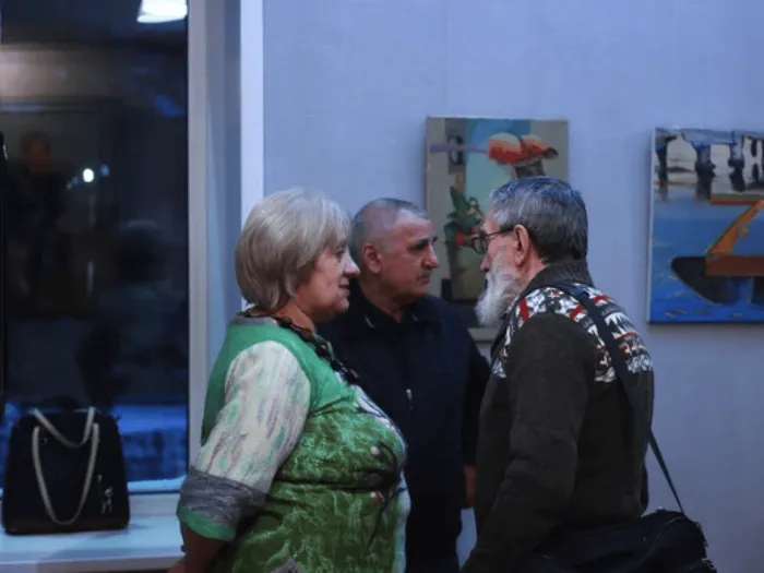 668076_93fb4406400b4de49cb704f5cbf4fb11_mv2