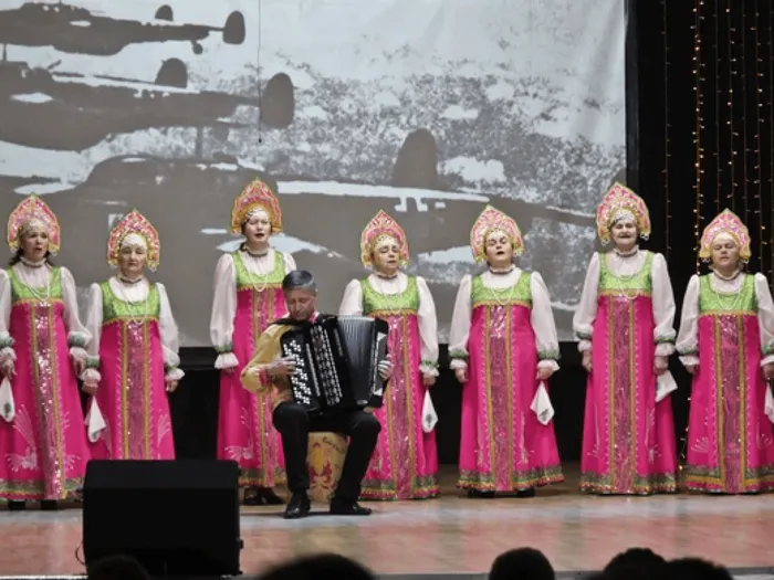 668076_c787d3429cc7400d800e06cf1db15e93_mv2