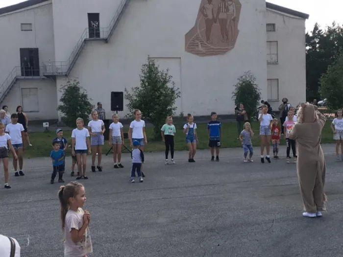 668076_37f4b42781e9408c9d094abab3644cec_mv2