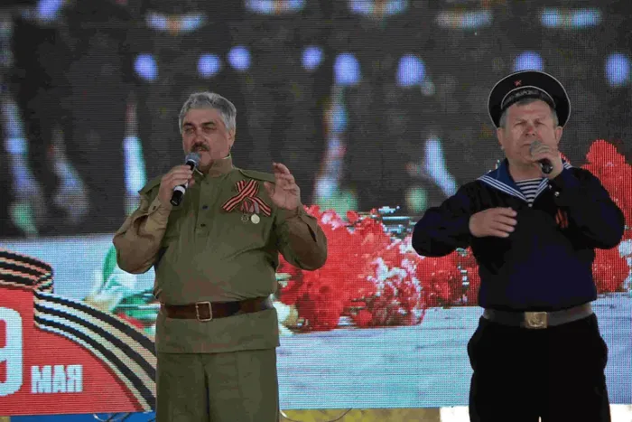 668076_d0f25a5079e54fec90b5b26a459ad960_mv2_d_2560_1707_s_2