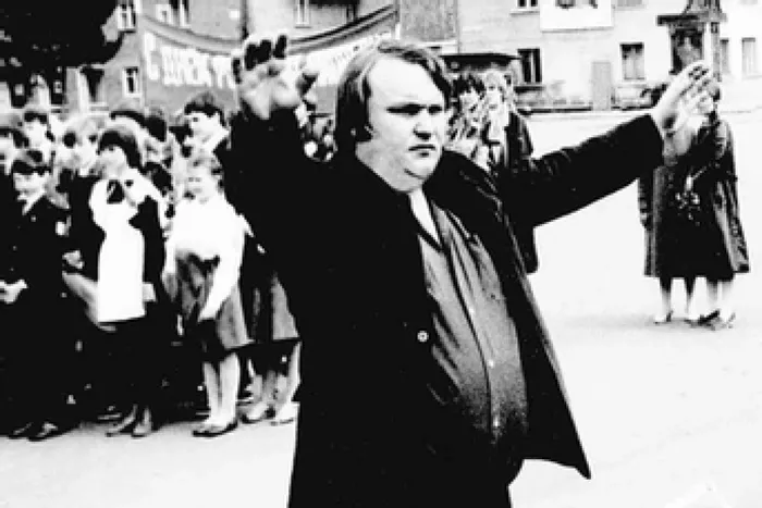 668076_bd74e311b64a4c9d9064c89453678f6b_mv2_d_2560_1707_s_2