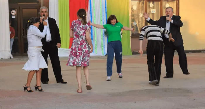 668076_b8d6eb0a1e8540ceb32db8bd842d5a82_mv2_d_2560_1358_s_2