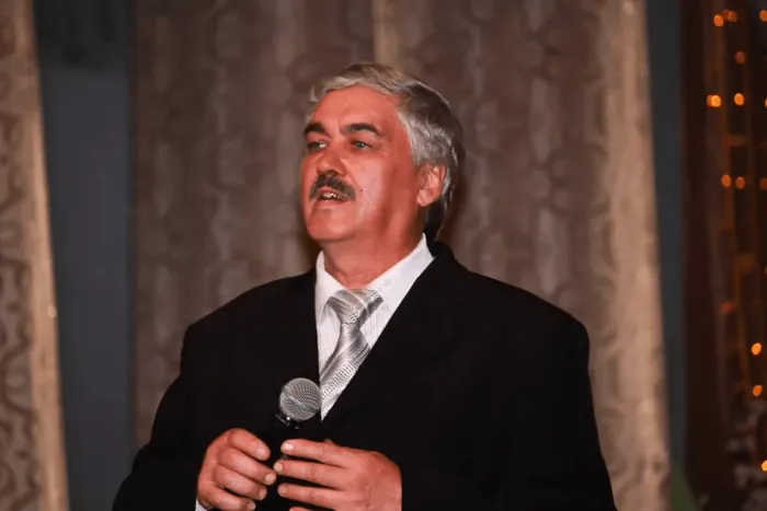 668076_9dc1050c24fd45e5ab5dece1610ac1e3_mv2_d_2560_1707_s_2