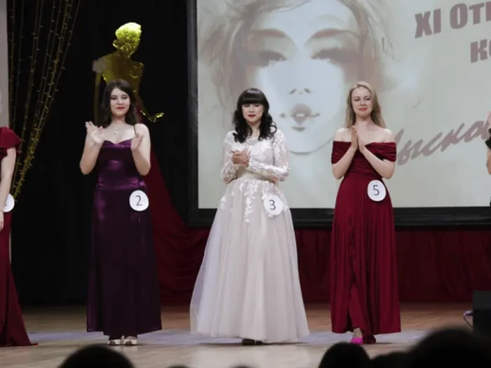 668076_58e2d6dd709242219b67426c9cd0112c_mv2