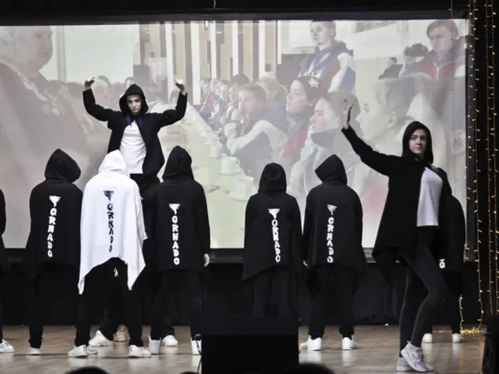 668076_00725f37cffa4ad8b94257a19f4fc614_mv2