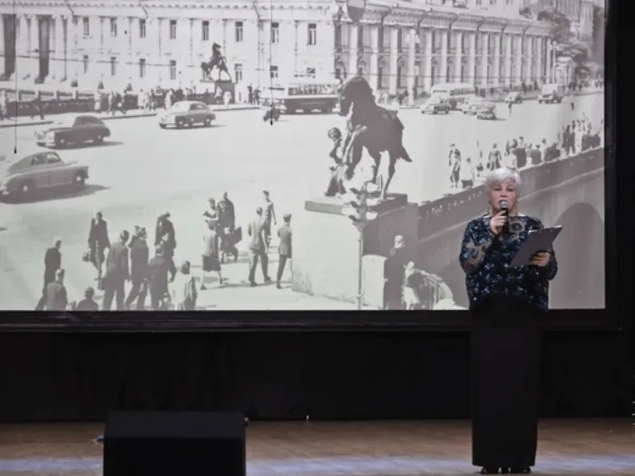 668076_4f402390eba1474b9be38da7bfedda11_mv2