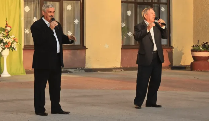 668076_eae62383ac4c402b96e50e2e3e9df5db_mv2_d_2560_1493_s_2