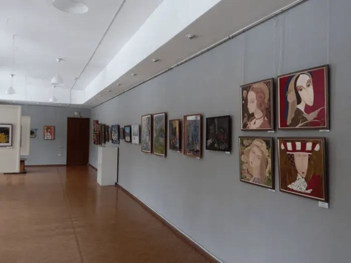 668076_4ce043160e75485fb86a5d1966218f52_mv2