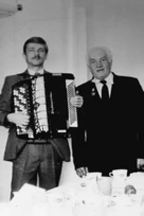 668076_6c083199b8e64f418eef58e68756c2f3_mv2_d_1365_2048_s_2