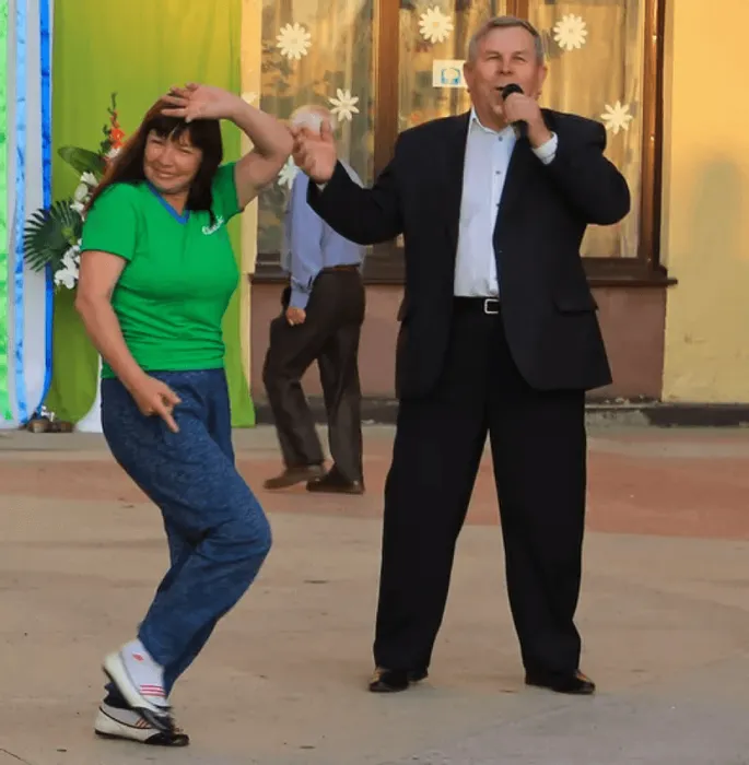 668076_9e7af239dc054bfc885b0b6955297a99_mv2_d_2002_2048_s_2