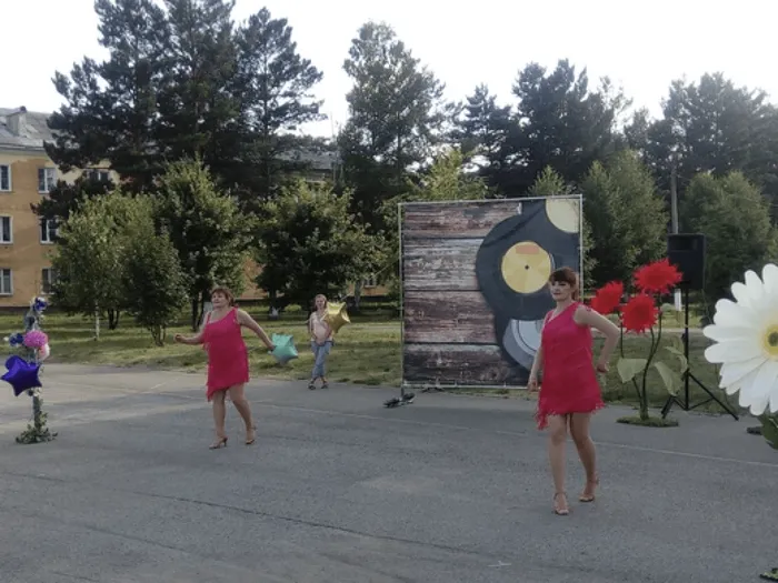 668076_f62e1c44539e45deafba35be4179d9e0_mv2